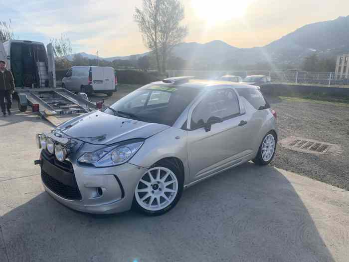Ds3r3 Max – photo 1 sur 5