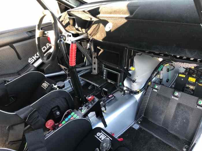 Skoda Fabia R5 #140 – photo 4 sur 6