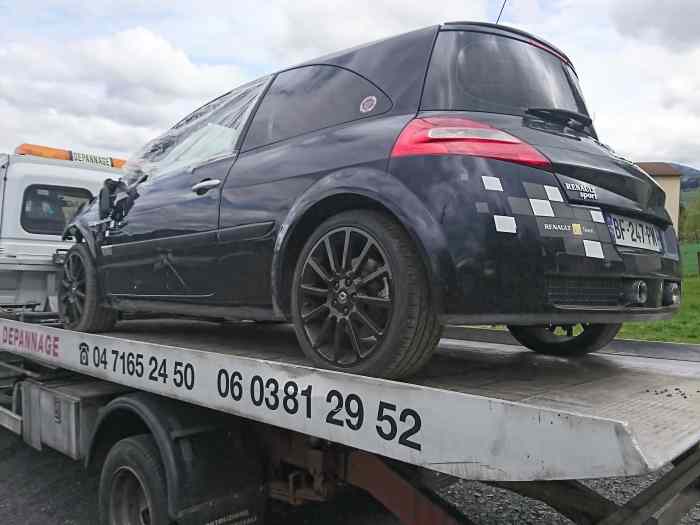 Megane 2 rs accidentée