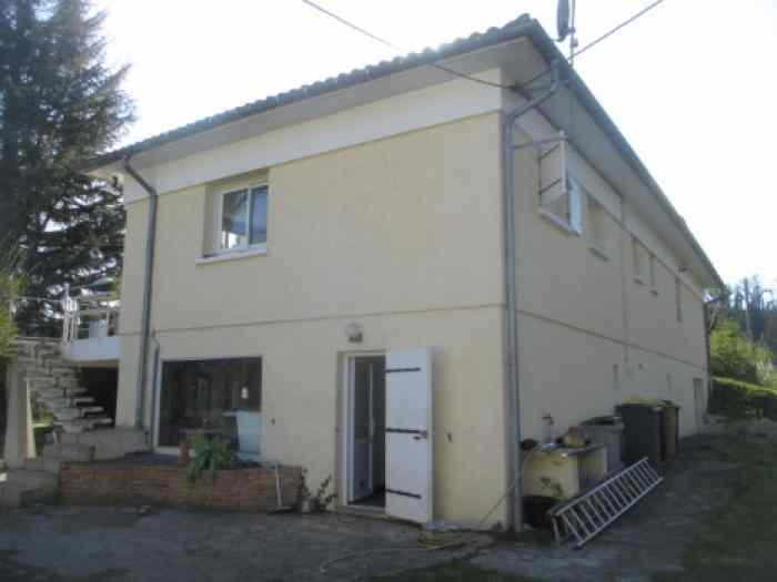 ATELIER LOCAL 550M2 AVEC TOUS L OUTILLAGE  AUTO  + MAISON 250M2 A25KMS DE BORDEAUX AU BORD DE LEAU SUR 1HA 17A – photo 4 sur 6