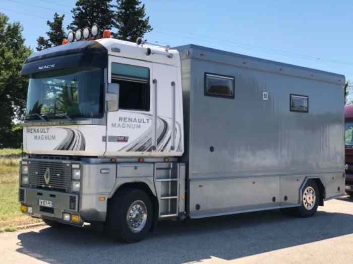 Renault AE385 Magnum