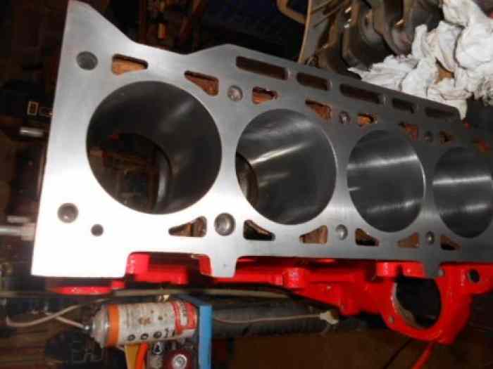 MOTEUR ASSEMBLE BMW E 10  2002  GR 2 0