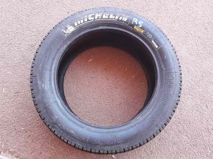 Vends 1 pneu pluie Michelin P2D 20/58-15 2
