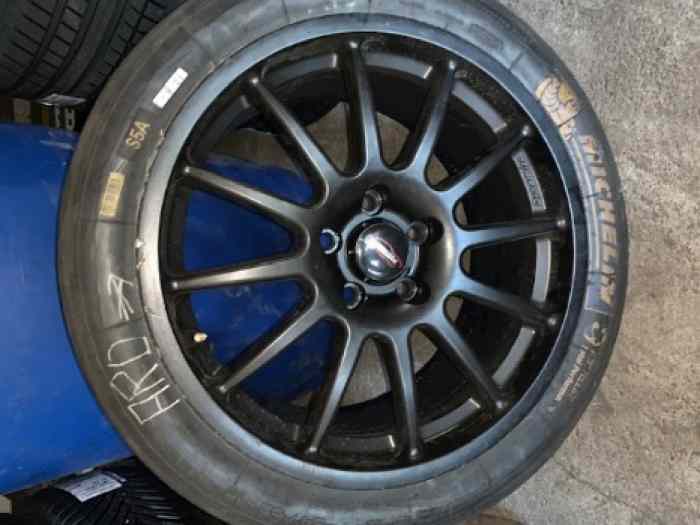 Jantes team dynamics 18 pouces idéal megane 3 rs 2
