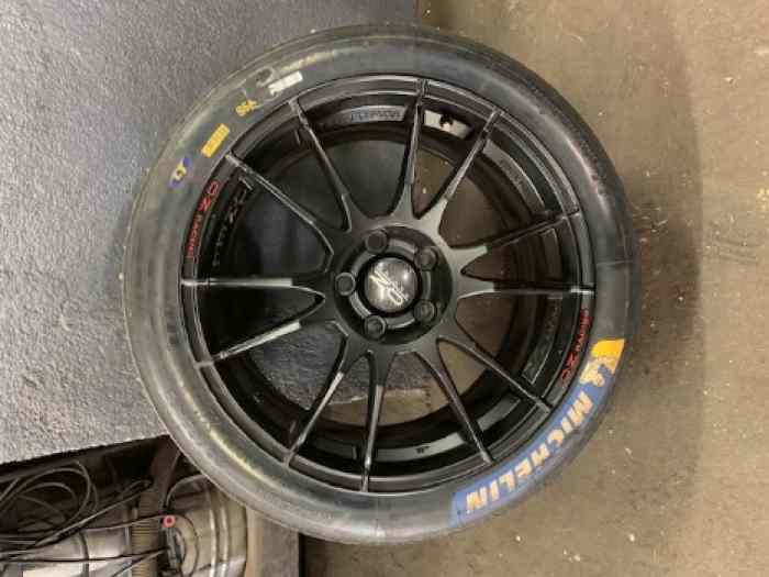 Jante OZ ultraleggera 18 pouces idéal megane 3 rs 3