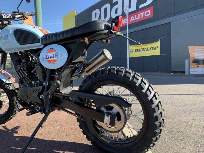 MOTO BULLIT 125 HERO GULF 1