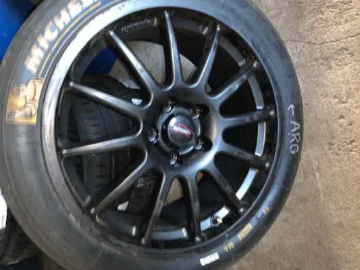 Jantes team dynamics 18 pouces idéal megane 3 rs 1
