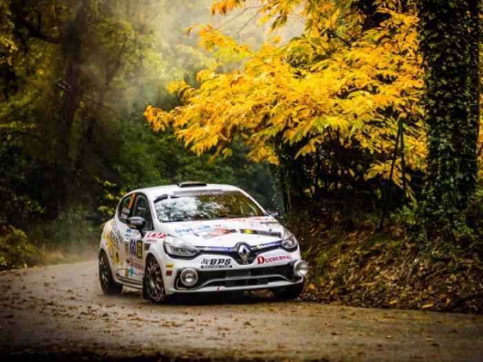 Clio R3t Renault Clio R3T - pièces et voitures de course à vendre, de rallye et ...