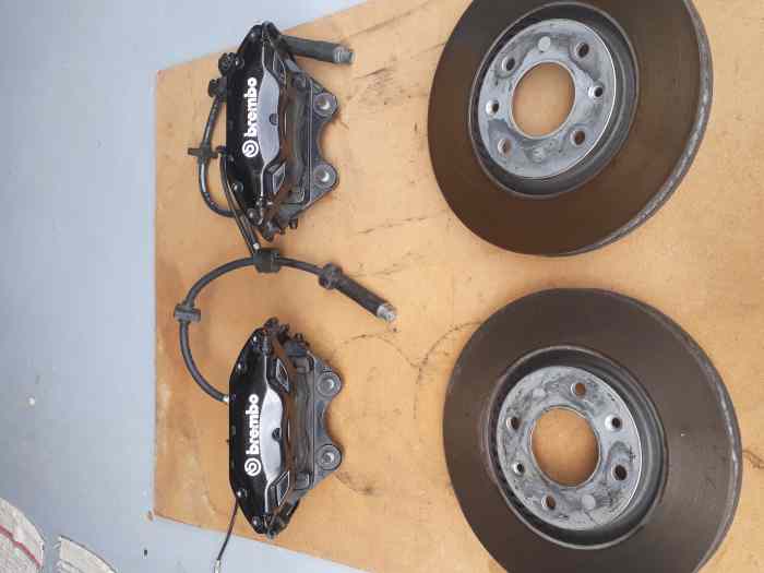 Frein 4 piston brembo