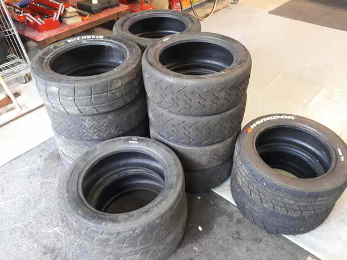 Lot de 16 pneus à 10 euros le pneus. 0