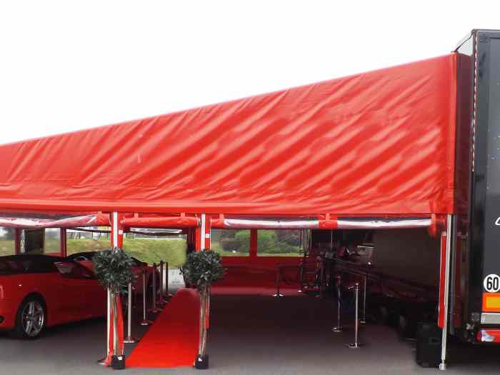 VENDS SUPERBE REMORQUE EVENEMENTIELLE POLYVALENTE 5