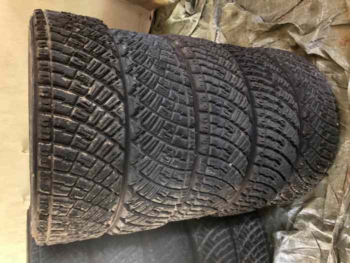 Lot pneus terre Michelin 3