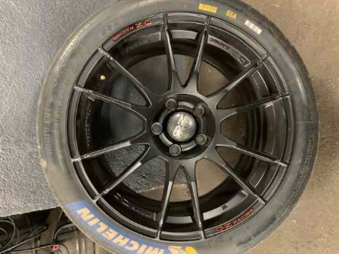 Jante OZ ultraleggera 18 pouces idéal megane 3 rs 0