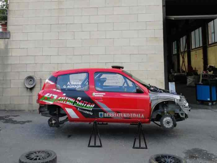 Clio sport f2000 1