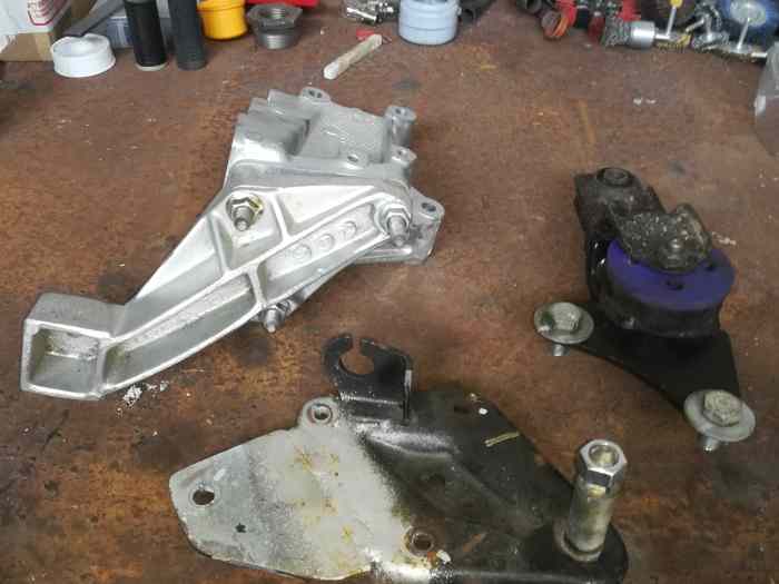 Supports moteur 106 phase 1