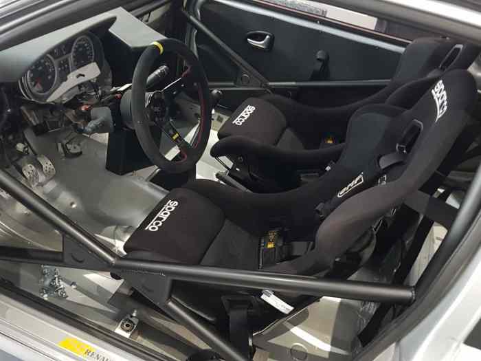 Clio 2 rs 182 1