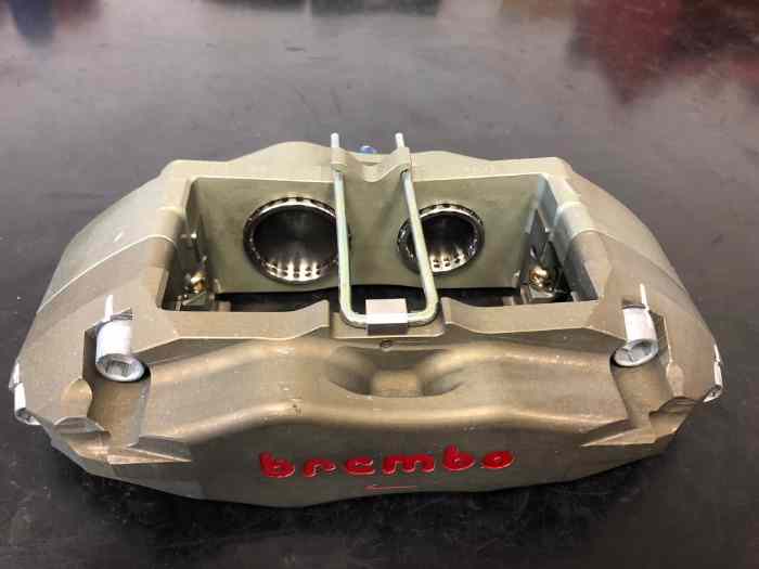 2 ETRIERS BREMBO 4 PISTONS INSERT TITANE ETAT NEUF 2