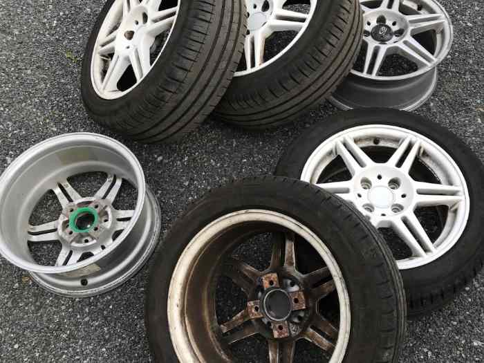 6 jantes rota competition 4x100 avec 4 michelin pilos sport 3 en bon état . 250e à déb 3