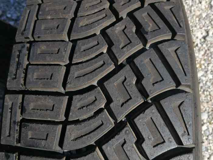 4 pneus TERRE KUMHO R900 15 pouces 1