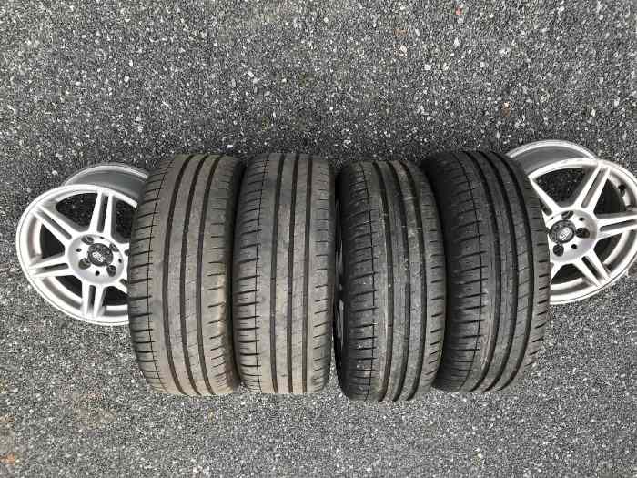 6 jantes rota competition 4x100 avec 4 michelin pilos sport 3 en bon état . 250e à déb 2