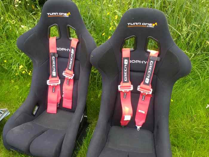 Baquets Turn one + harnais oreca
