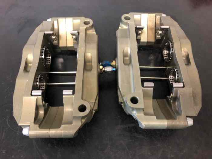 2 ETRIERS BREMBO 4 PISTONS INSERT TITANE ETAT NEUF 5
