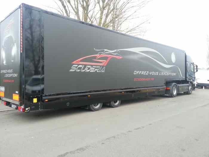 VENDS SUPERBE REMORQUE EVENEMENTIELLE POLYVALENTE 0