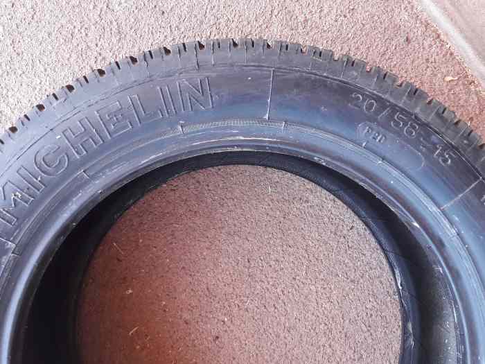 Vends 1 pneu pluie Michelin P2D 20/58-15 1