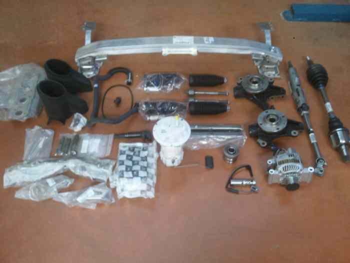 Lot de pièces neuves Peugeot 208 R2