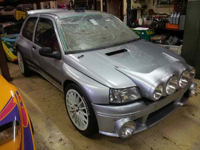 JE VENDS MA  DERNIERE VRAIE CLIO KIT CAR MONTEE NEUVE DANS NOS ATELIERS LA N°57 K 33 0