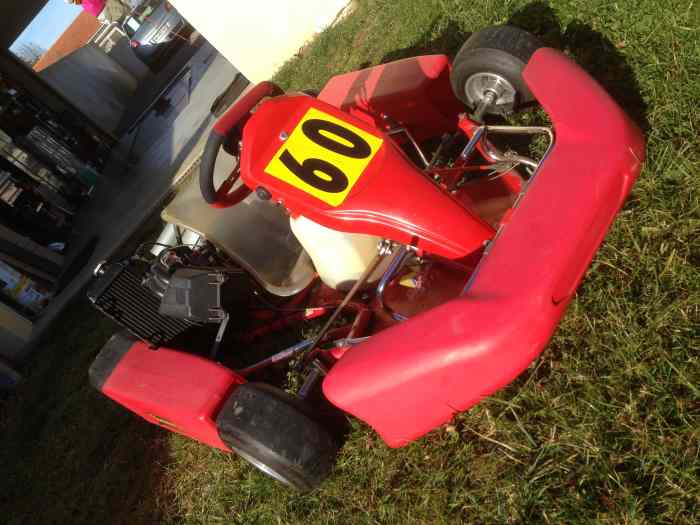 Karting 125 cc 2 temps moteur rotax demarrage électrique frein hydrolique 3