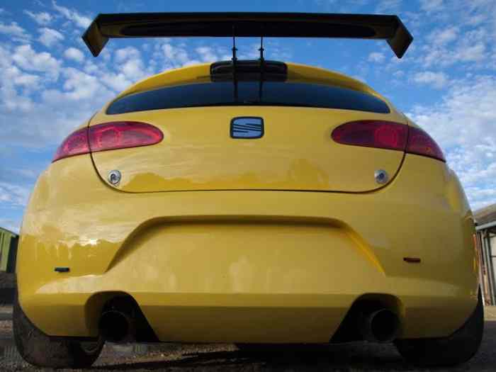 2005 Seat Leon WTCC S2000 Touring race car 1