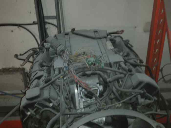 BMW moteur V8 E39 2