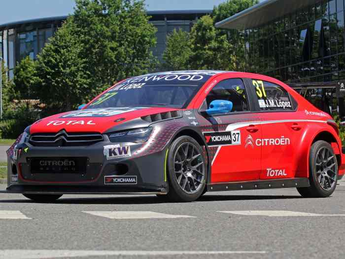 2015 – Citroën C Elysée WTCC (championne du monde) 0