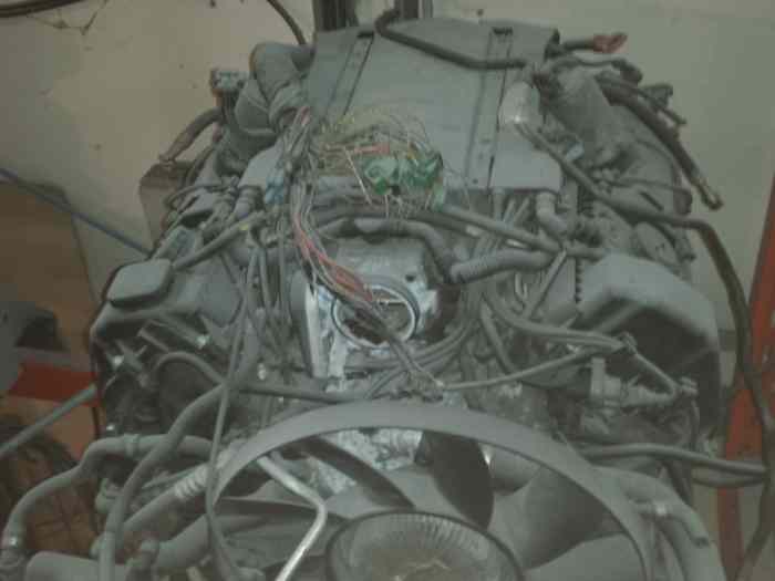 BMW moteur V8 E39 1