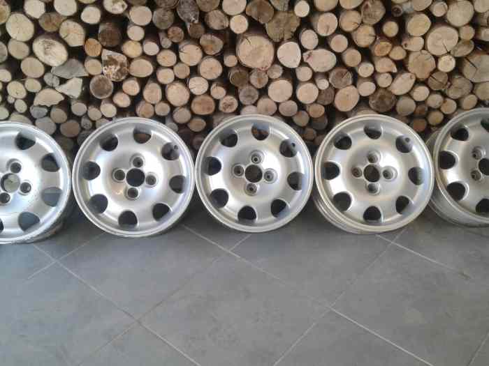 Jantes alu 205 GTI 1900cm3 0