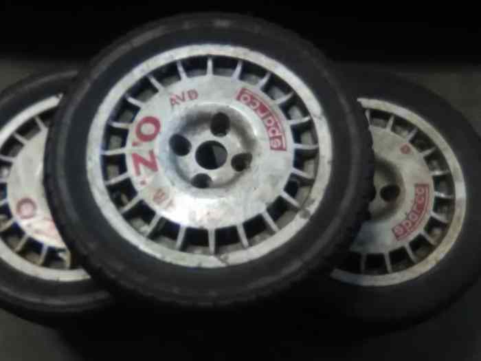 jantes rallye OZ en 15 pouces 0