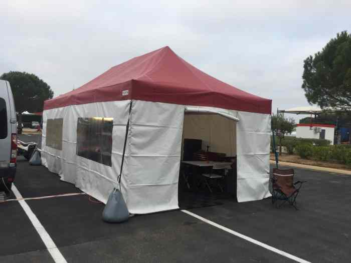 TENTE PLIANTE PRO 8X4m (France Barnum) 1