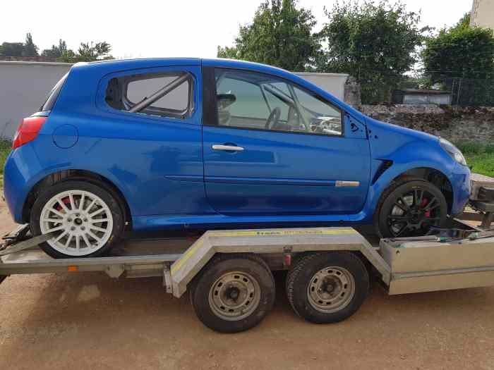 Clio 3 rs n3 a finir ou f2 0