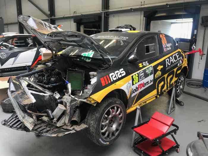 CLIO R3T - pièces et voitures de course à vendre, de rallye et de circuit.