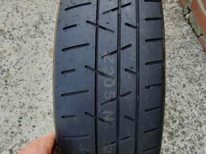 2 pneus neufs Hankook Z205 T52 en 180/625R17 2