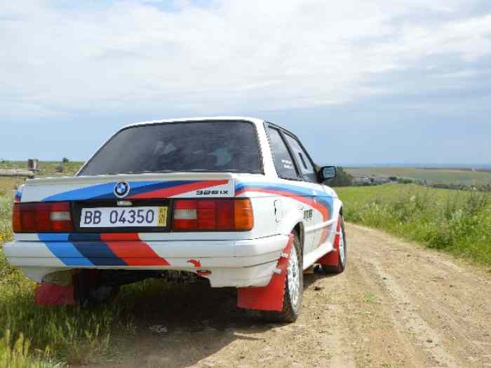 BMW e30 325IX a course 1