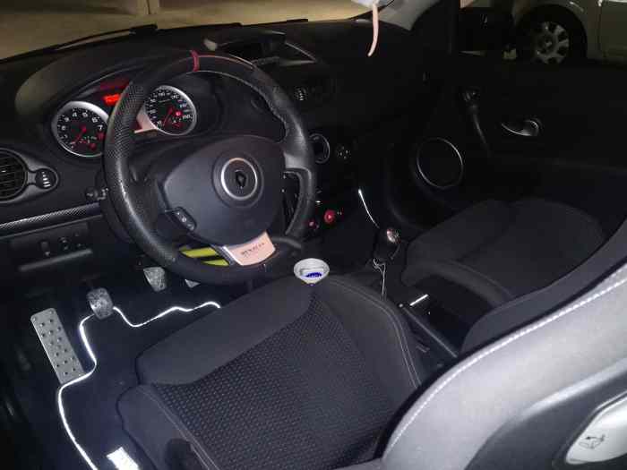 Clio 3 Rs phase 1 F1 team numéroté 2
