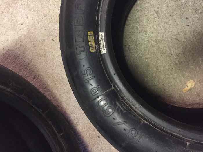 BRADE 12 PNEUS MICHELIN et PIRELLI  AV 18-60/15 et AR TB5R 29-61/15 1