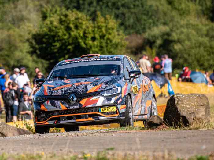 !!! Nouveau prix !!! Clio 4 R3T const. 2019 Km 625 – photo 1 sur 5