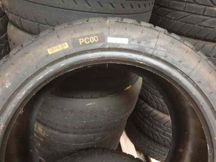 Pneus Michelin neuf 18 pouces 1