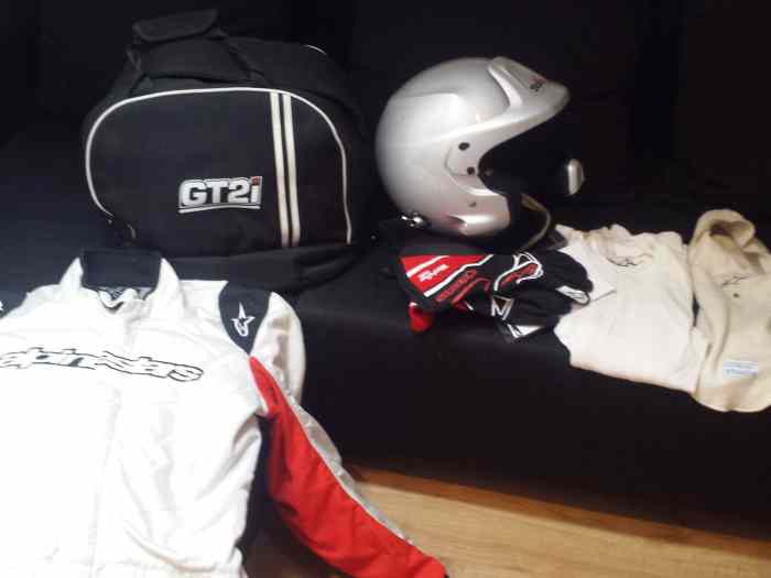 Location Équipements ( casque, Hans, combien etc...) 0