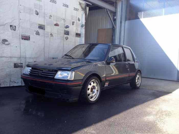 PEUGEOT 205 GTI 1,9 - 16S 0
