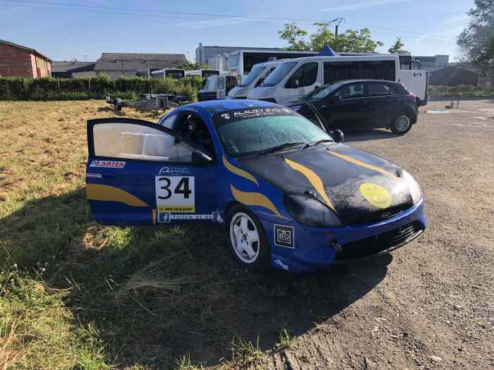 Vend ou échange ford Puma cup f 200O 1 185cv plus lot de bors 2