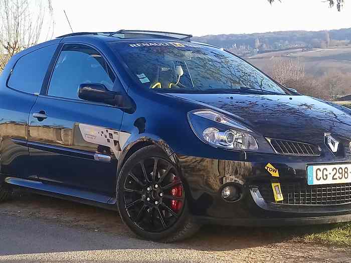 Clio 3 Rs phase 1 F1 team numéroté 0